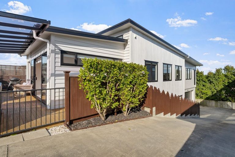 Photo of property in 31 Ascension Crescent, Orewa, 0931