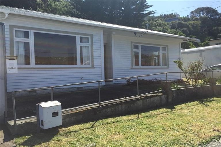 Photo of property in 22 Severn Street, Island Bay, Wellington, 6023