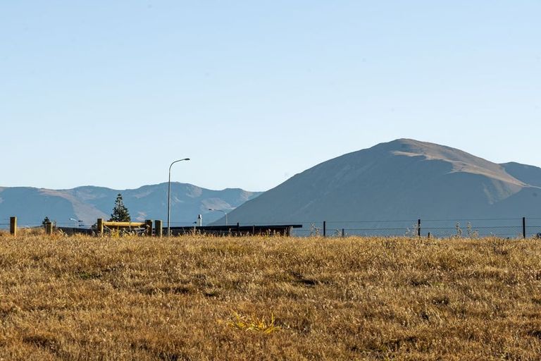 Photo of property in 13 Tussock Crescent, Twizel, 7901