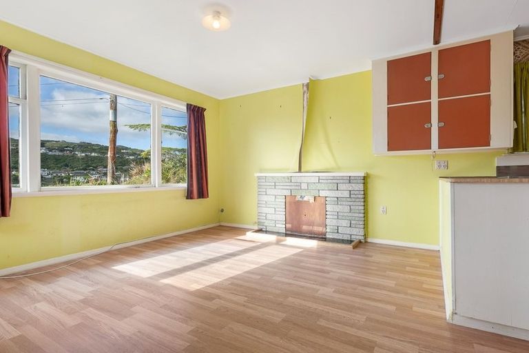 Photo of property in 243 Main Road, Tawa, Wellington, 5028