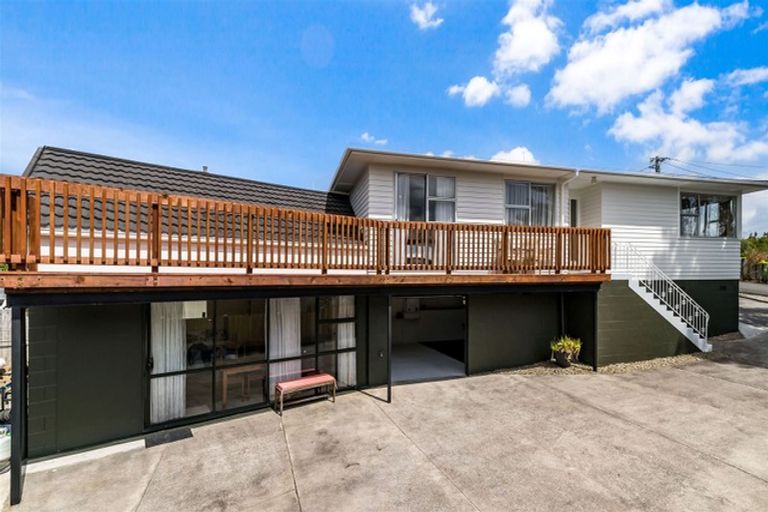 Photo of property in 57 Fairmount Road, Titirangi, Auckland, 0604
