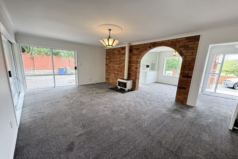 Photo of property in 6 Porter Avenue, Te Atatu South, Auckland, 0610