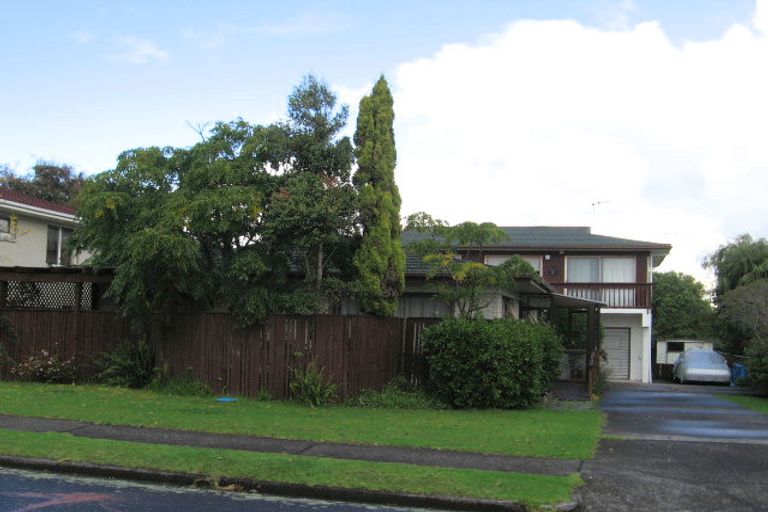 Photo of property in 1/18 Gulf Crest, Bucklands Beach, Auckland, 2012
