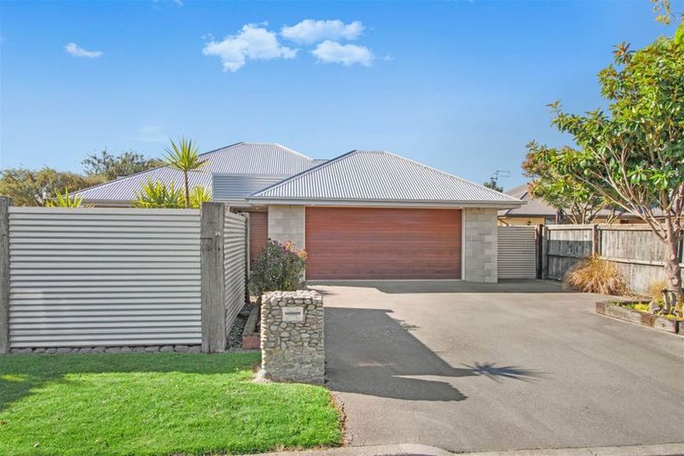 Photo of property in 14 James Drive, Woodend, 7610