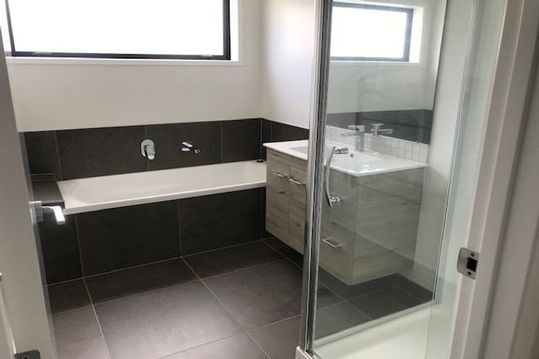 Photo of property in 11 Mapou Road, Hobsonville, Auckland, 0616