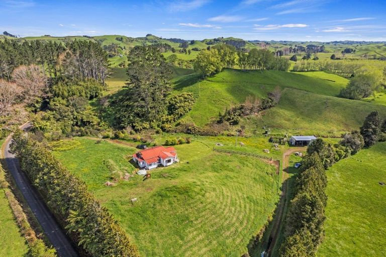 Photo of property in Makara Road, Te Popo, Stratford, 4394