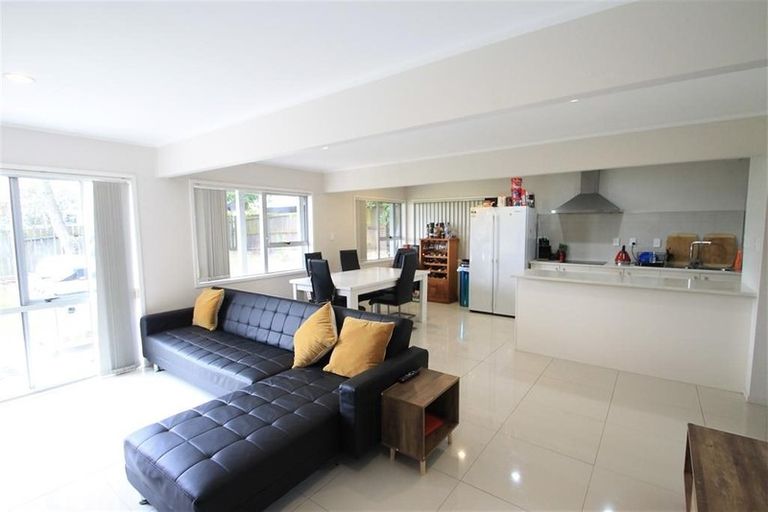 Photo of property in 4 Santiago Crescent, Unsworth Heights, Auckland, 0632
