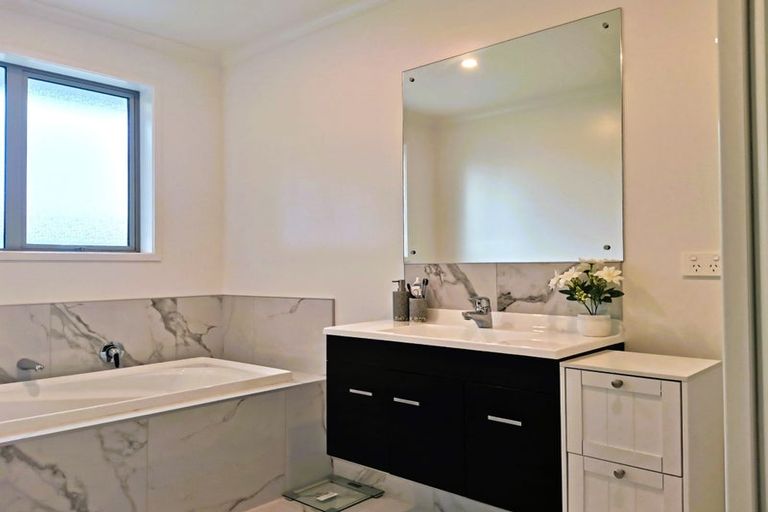 Photo of property in 12 Saint Michael Crescent, One Tree Point, 0118