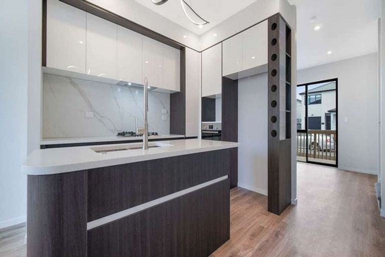 Photo of property in 27 Woven Place, Karaka, Papakura, 2113