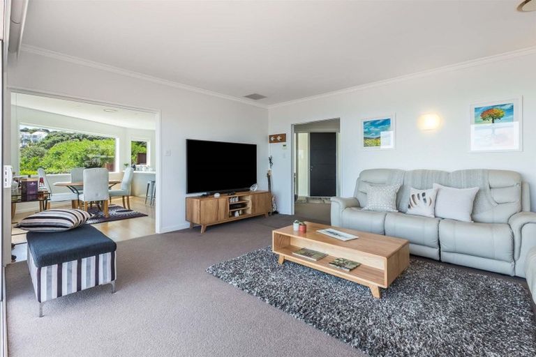 Photo of property in 11 Motuhara Road, Plimmerton, Porirua, 5026