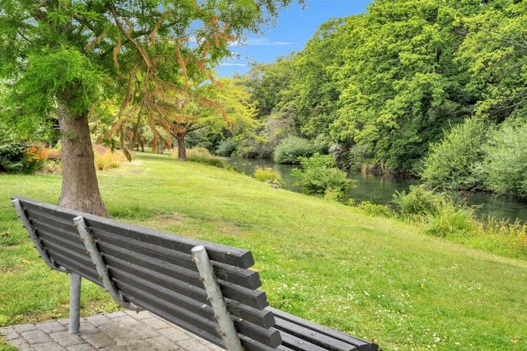 Photo of property in 33 Hewitts Road, Merivale, Christchurch, 8014