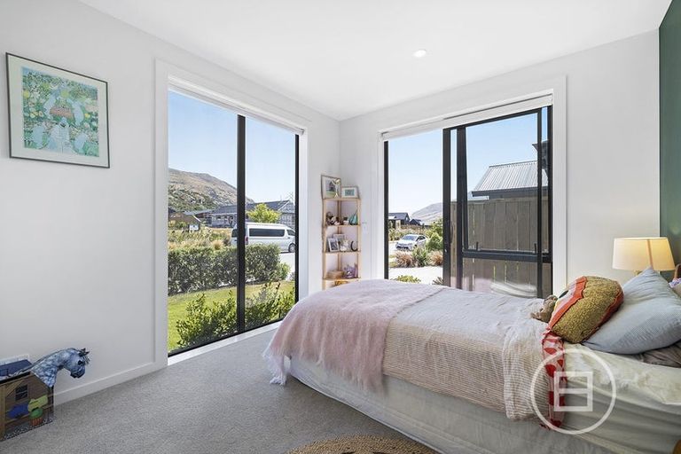 Photo of property in 61 Drysdale Road, Jacks Point, 9371