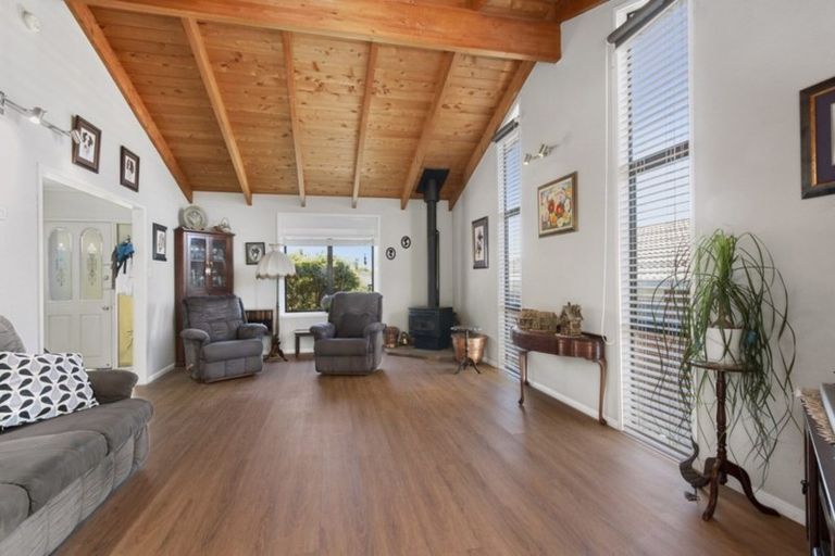 Photo of property in 22 Camden Place, Papatoetoe, Auckland, 2025