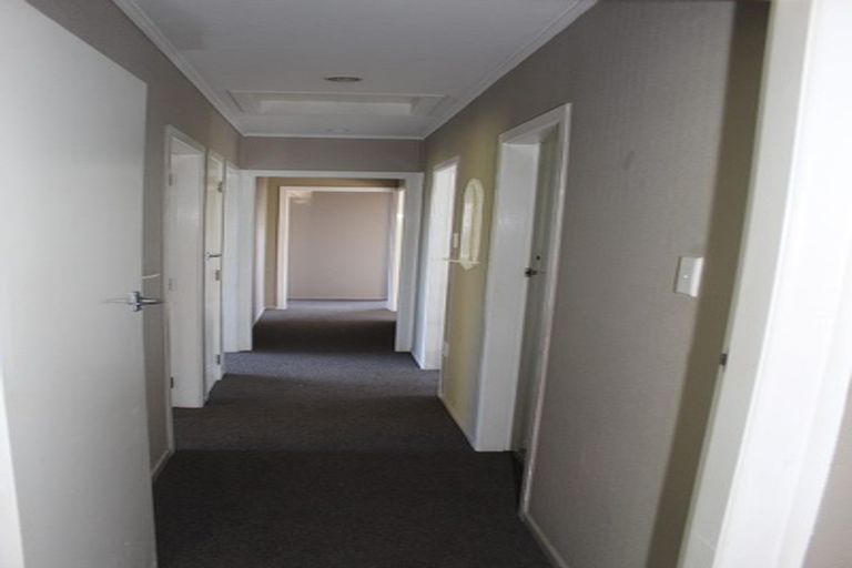Photo of property in 6 Brough Place, St Andrews, Hamilton, 3200