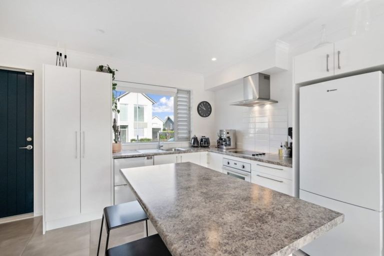Photo of property in 10 Shelduck Way, Hobsonville, Auckland, 0616