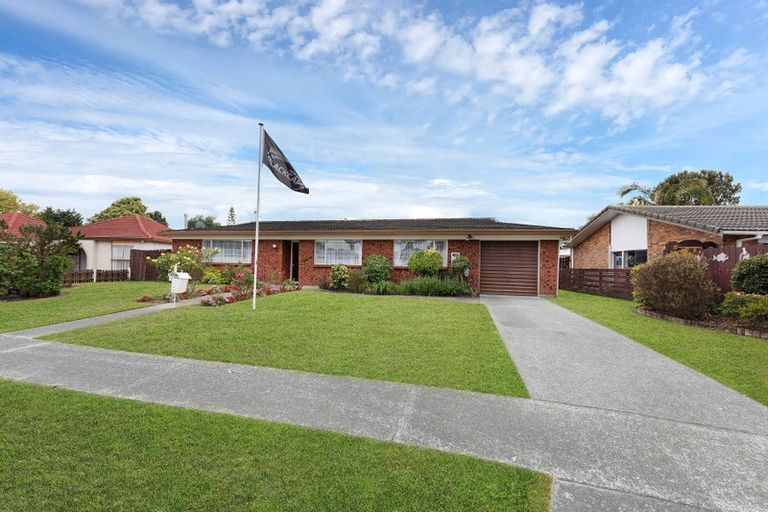 Photo of property in 5 Kirrama Place, Conifer Grove, Takanini, 2112