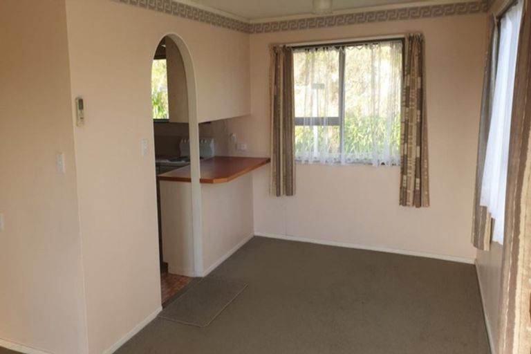 Photo of property in 20 Rice Crescent, Newlands, Wellington, 6037