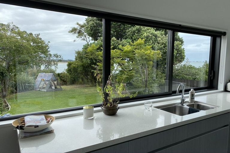 Photo of property in 5 Te Awakura Terrace, Mount Pleasant, Christchurch, 8081