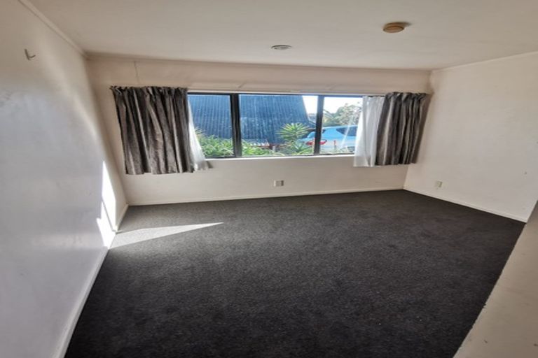 Photo of property in 95 Seaview Road, Glenfield, Auckland, 0629