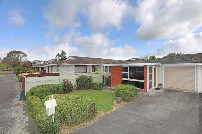 Photo of property in 10 Rainforth Street, Roslyn, Palmerston North, 4414