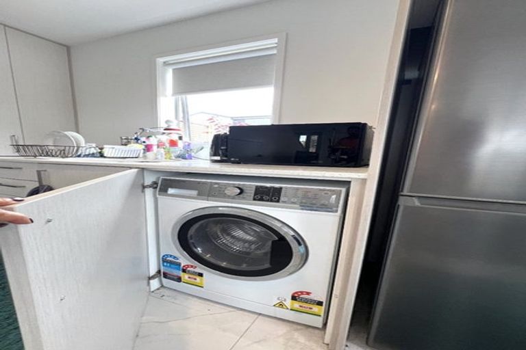 Photo of property in 3/24 Kelwyn Road, Kelston, Auckland, 0602