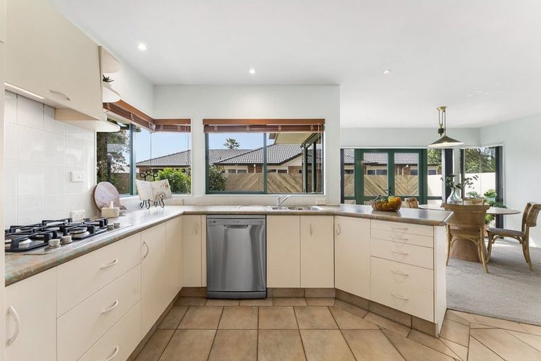 Photo of property in 94 Santa Monica Drive, Papamoa Beach, Papamoa, 3118