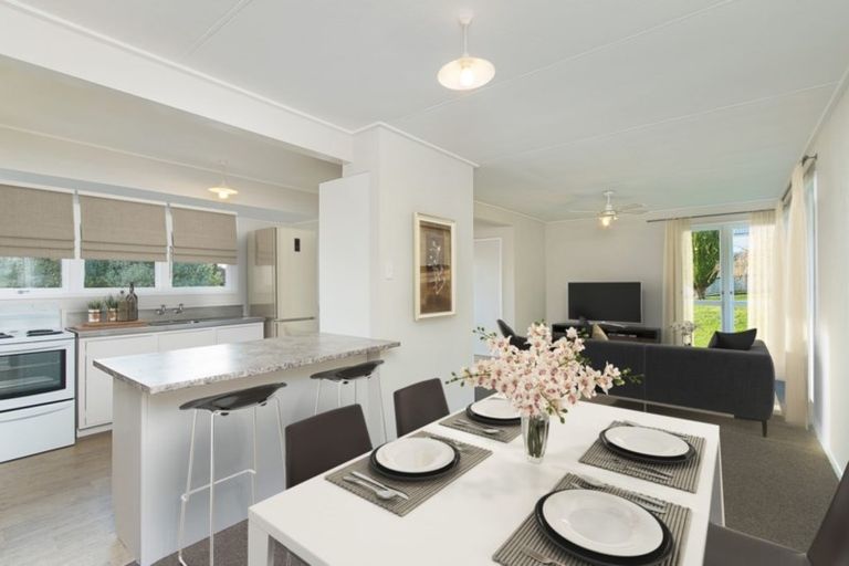 Photo of property in 1 Tawa Place, Waiuku, 2123