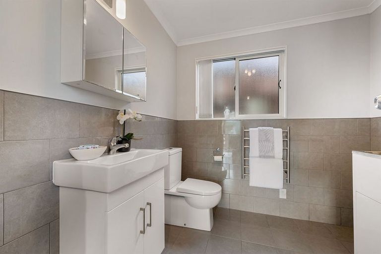 Photo of property in 61 Salford Street, Newlands, Wellington, 6037