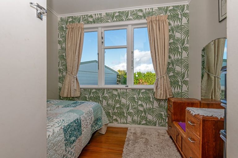 Photo of property in 3 Glasgow Street, Takaro, Palmerston North, 4412