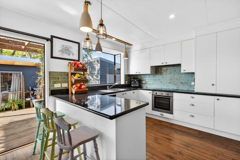 Photo of property in 43 Upham Street, Havelock North, 4130