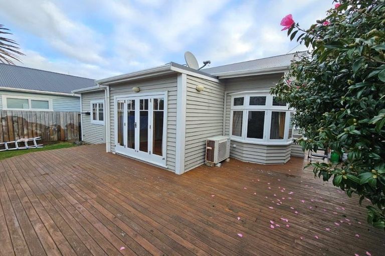 Photo of property in 183 Coutts Street, Rongotai, Wellington, 6022