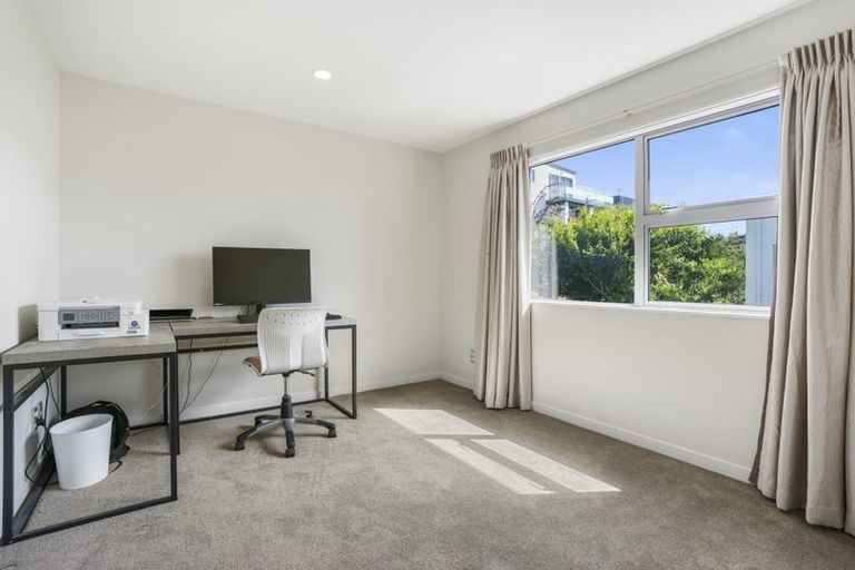 Photo of property in 6 Tuatini Place, Long Bay, Auckland, 0630