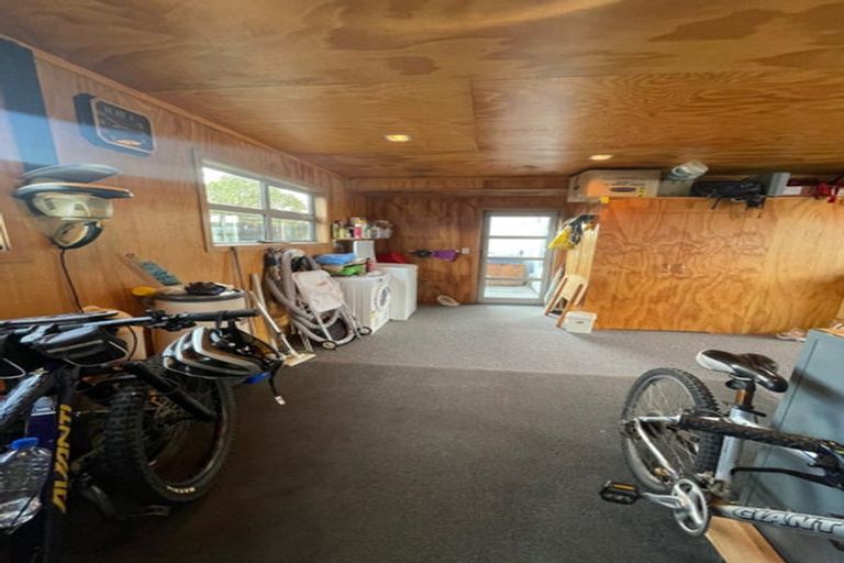 Photo of property in 22 Oriental Street, Welbourn, New Plymouth, 4312