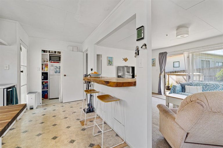 Photo of property in 8 Yorke Road, Haruru, 0204