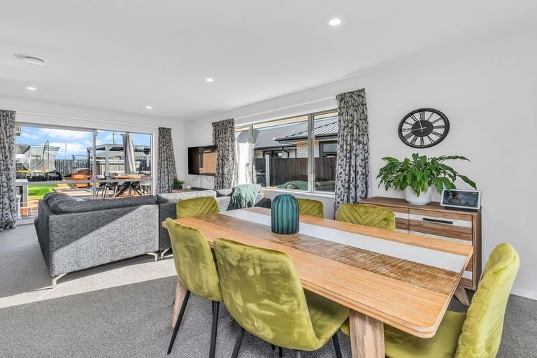 Photo of property in 5 Fountain Place, Rolleston, 7614