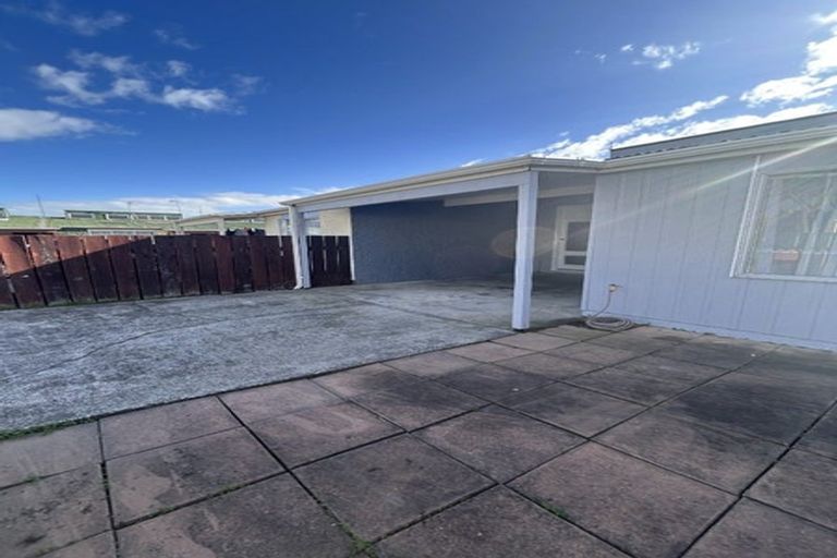 Photo of property in 6 Westmere Place, Takaro, Palmerston North, 4412