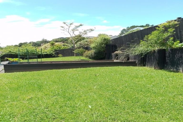 Photo of property in 16 Helen Ryburn Place, Torbay, Auckland, 0630