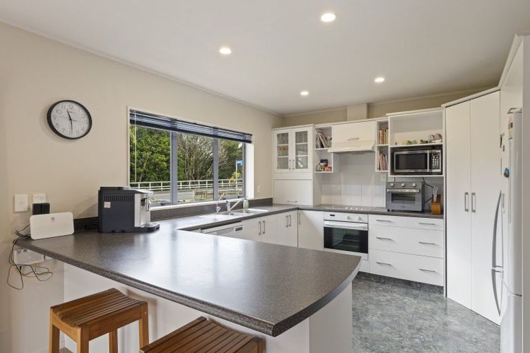 Photo of property in 64 Branch Road, Highlands Park, New Plymouth, 4312