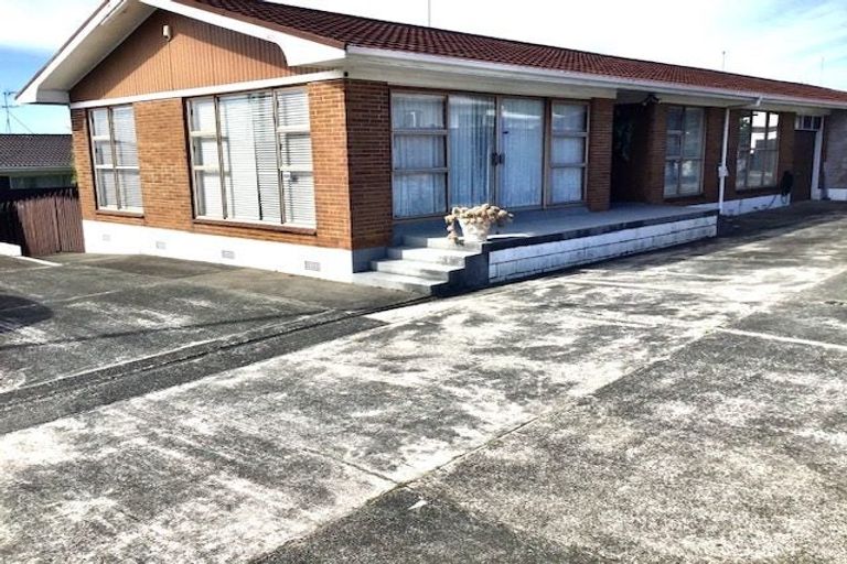 Photo of property in 287 Great South Road, Manurewa, Auckland, 2102