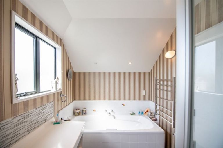 Photo of property in 165 Peverel Street, Riccarton, Christchurch, 8041