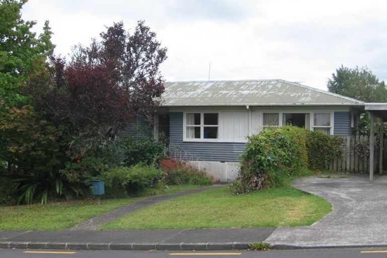 Photo of property in 2/2 Sunhaven Avenue, Glenfield, Auckland, 0629