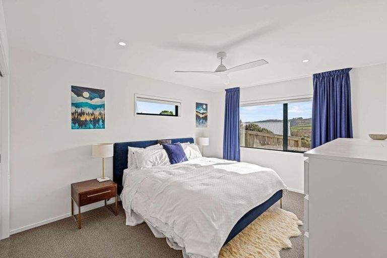 Photo of property in 14 Rauta Way, Helensville, 0800