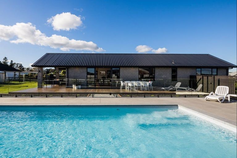 Photo of property in 49 Mike Smith Drive, Cambridge, 3434