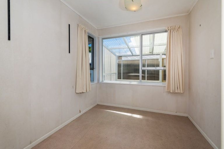 Photo of property in 1/285 Sunset Road, Sunnynook, Auckland, 0632