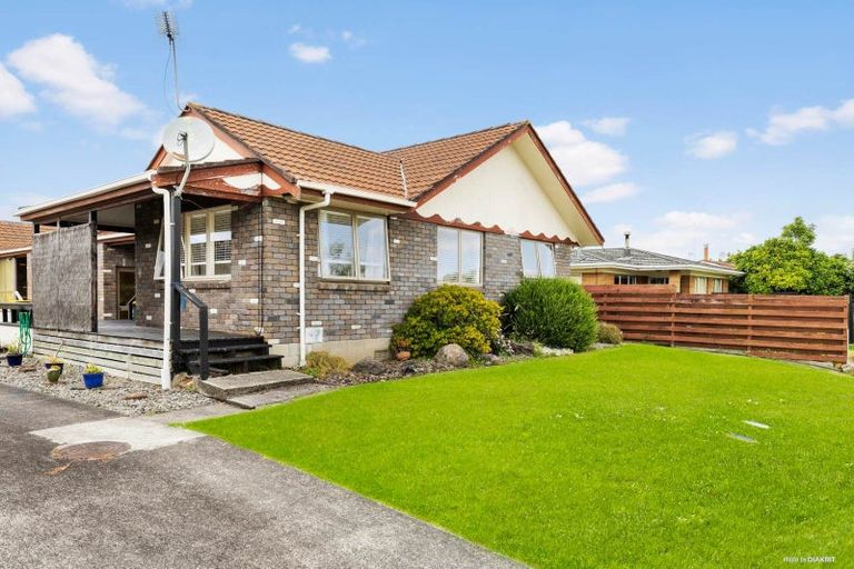 Photo of property in 22 Norfolk Rise, Waiuku, 2123