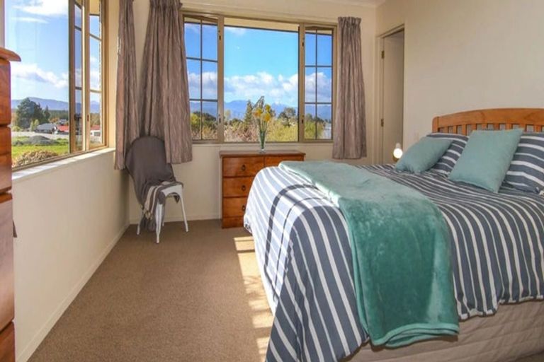 Photo of property in 10 Coutts Place, Mapua, 7005