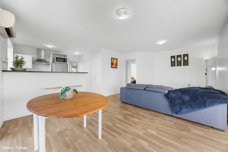 Photo of property in 14 Sherwood Avenue, Te Atatu South, Auckland, 0610