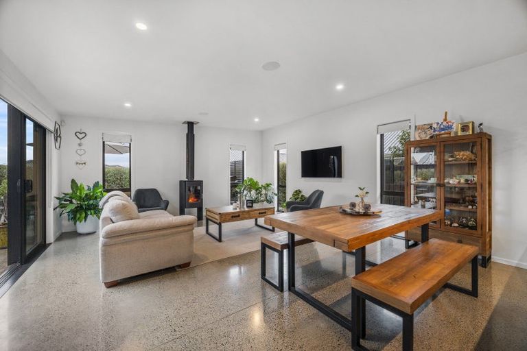 Photo of property in 4b Harakeke Drive, Wharewaka, Taupo, 3330