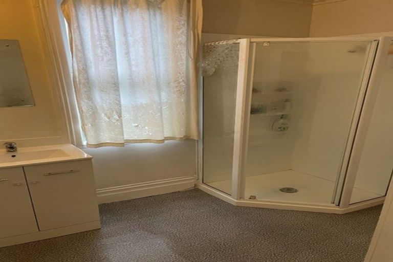 Photo of property in 51 Sturges Road, Henderson, Auckland, 0612