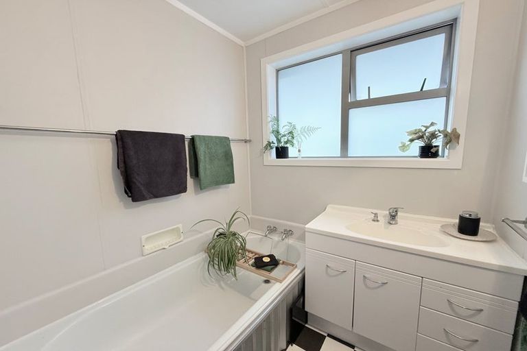 Photo of property in 161 Orangi Kaupapa Road, Northland, Wellington, 6012